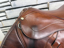 Load image into Gallery viewer, 16 1/2” MW Stride Free Double Flap Jump Saddle - Tan