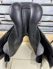 Load image into Gallery viewer, 17 1/2” MW Albion K2 Jump Saddle - Black
