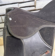 Load image into Gallery viewer, 16” Hi-Lite Elite Pony Dressage Saddle - Black
