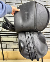 Load image into Gallery viewer, 16” MW Rich &amp; Sons Shoulder Relief Pony Jump Saddle - Black