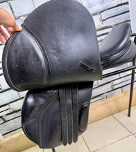 Load image into Gallery viewer, 17 1/2” MN English Made Jump/Hunt/XC Saddle - Black - TB/Ex Racer - Teamchasing