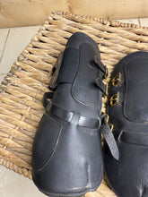 Load image into Gallery viewer, S/H GFS English Leather Tendon/WH Boots - Black - Medium
