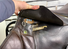 Load image into Gallery viewer, 17 1/2” 28 (MN) Stubben Siegfried C.S. Jump Saddle - Brown