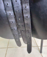 Load image into Gallery viewer, 17 1/2” MW Albion K2 GP Saddle - Black -Big Blocks- Mega Comfy