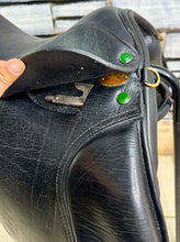 Load image into Gallery viewer, 16 1/2” XXW Geoffrey Gibson English Cob GP Saddle - Black