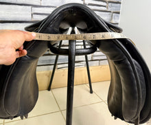 Load image into Gallery viewer, 17” Wide-XW Ideal Ramsey Show/WH Saddle - Black