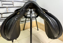 Load image into Gallery viewer, 17 1/2” Wide-XW Jeffries Falcon English Event GP Saddle - Black