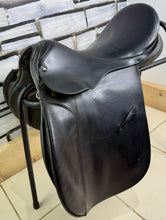 Load image into Gallery viewer, 17 1/2” MW Jeffries Falcon English Event VSD Saddle - Black
