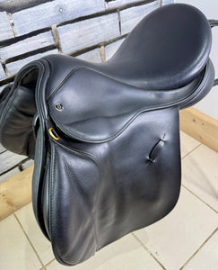 17” Wide Farrington Burford Event Saddle - Black