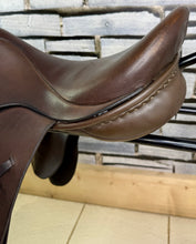 Load image into Gallery viewer, 17 1/2” MW Ideal VSD/GP Saddle - Brown