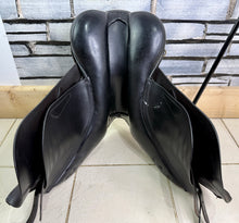 Load image into Gallery viewer, 18” NM Albion Legend GP/Jump Saddle - Brown - TB/ROR/Hunt - Narrow-Medium