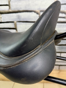 17 1/2” Wide/Changeable Gullet Wintec 500 GP Saddle - Black