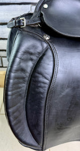 17” Wide Trapezius Panel Saddle - Black