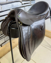Load image into Gallery viewer, 17” Wide Farrington/Shires GP Saddle - Brown
