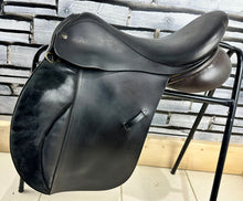 Load image into Gallery viewer, 17 1/2” Wide Symmonds Designer VSD/GP Saddle - Brown