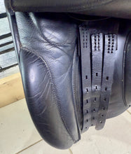 Load image into Gallery viewer, 17” MW Black Country WH/VSD Saddle - Dark Havana/Black