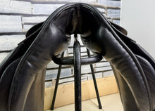 Load image into Gallery viewer, 17” MW Black Country WH/VSD Saddle - Dark Havana/Black