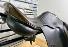 Load image into Gallery viewer, 17” MW Henri De Rivel Jump Saddle - Black