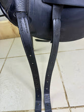 Load image into Gallery viewer, 18” MW Albion Legend K2 Dressage Saddle - Black