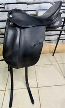 Load image into Gallery viewer, 17 1/2” MN Albion Ultima Dressage Saddle - Black