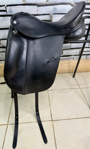 17 1/2” MN Albion Ultima Dressage Saddle - Black
