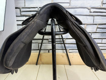 Load image into Gallery viewer, 16 1/2” Wide Thorowgood Maxam Cob GP Saddle - Black