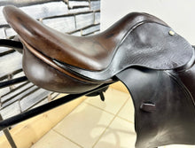 Load image into Gallery viewer, 18” Wide Quattro Jump Saddle - Brown
