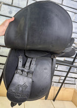 Load image into Gallery viewer, 17 1/2” Wide Thorowgood Griffin Cob GP Saddle - Black