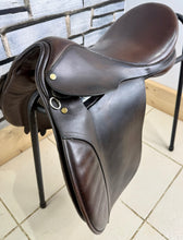 Load image into Gallery viewer, 17 1/2” MW Ideal Working Hunter Saddle - Brown