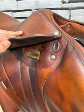 Load image into Gallery viewer, 17” Medium Butet Monoflap Cross Country Jump Saddle - Brown/Tan