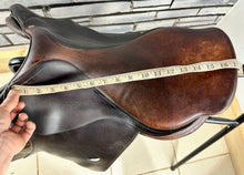 Load image into Gallery viewer, 17 1/2” MW Bruno Del Grange Close Contact Jump Saddle - Brown