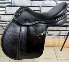 Load image into Gallery viewer, 17 1/2” XW Silhouette Cob WH/VSD/GP Saddle - Black