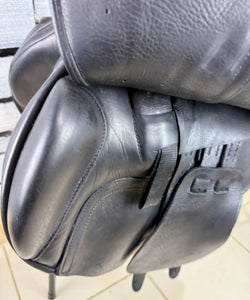 17 1/2” MW Albion K2 Jump Saddle - Black