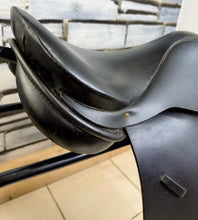 Load image into Gallery viewer, 15” Medium English Leather Pony GP/WH Working Hunter Saddle - Black