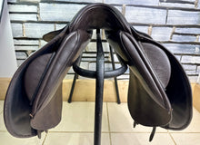 Load image into Gallery viewer, 16 1/2” Changeable Gullet Utopia/Discovery Jump Saddle - Brown