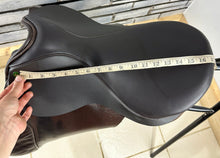 Load image into Gallery viewer, 17” Medium Ideal Working Hunter Saddle - Brown