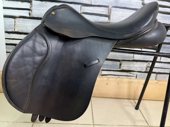 17 1/2” MW English GP/Jump Saddle - Black