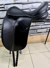 Load image into Gallery viewer, 17 1/2” MW-Wide Ideal Jessica Dressage Saddle - Black - Flocked