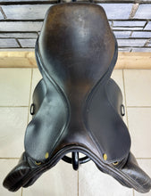 Load image into Gallery viewer, 17” MW Henri De Rivel Jump Saddle - Black
