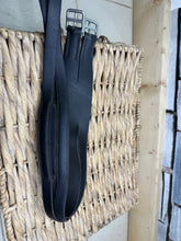 Load image into Gallery viewer, S/H English Traditional Balding Leather Show Girth - Brown - 50”