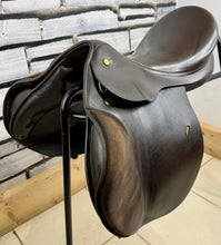 Load image into Gallery viewer, 17” Medium Prestige Appaloosa Hippos GP/Jump Saddle - Brown - All Purpose, XC etc