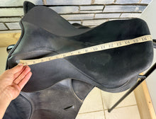 Load image into Gallery viewer, 17” Wide-XW/Changeable Gullet Thorowgood Cob GP Saddle-Black