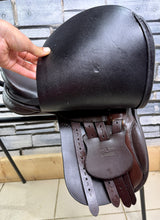 Load image into Gallery viewer, 14” Wide Barnsby English Pony Working Hunter/Show Saddle - Brown - Lead Rein Tiny Tot