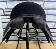 Load image into Gallery viewer, 17” XXW Thorowgood Maxam GP Saddle - Black - Extra Extra Wide -