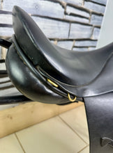 Load image into Gallery viewer, 17 1/2” Wide-XW Jeffries Falcon English Event GP Saddle - Black