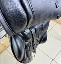 Load image into Gallery viewer, 17 1/2” Wide  Black Country Wexford Jump Saddle - Black