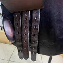 Load image into Gallery viewer, 17 1/2” MW Frank Baines Elan Close Contact Jump Saddle - Brown
