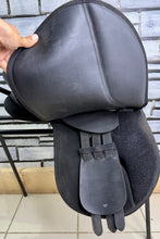 Load image into Gallery viewer, 16” Wide/Changeable Gullet Thorowgood Maxam Pony GP Saddle - Black