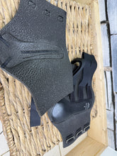 Load image into Gallery viewer, Gygax Super Lite Brushing Eco-Boots - Size 2/Medium - Black