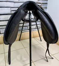 Load image into Gallery viewer, 16” MW/Changeable Gullet Wintec Isabell Werth Dressage Saddle - Black